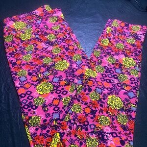 NWOT LulaRoe Leggings OS